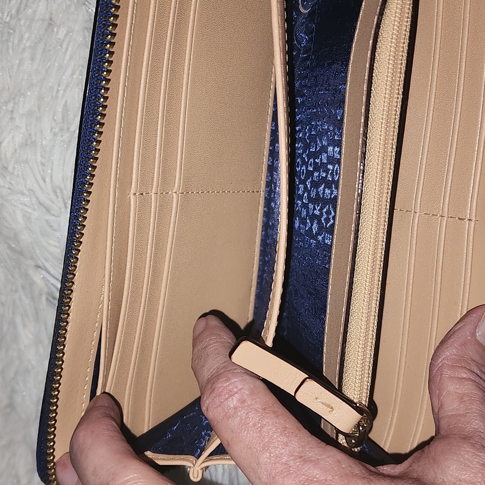 Kate Spade - Picture 3 of 5